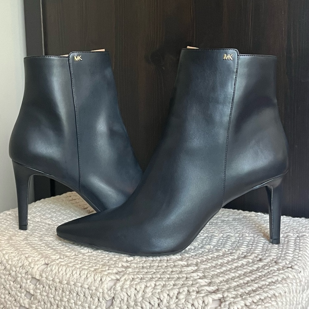 NWB Michael Kors Dorothy Flex High Heel Ankle Boots Black size 11